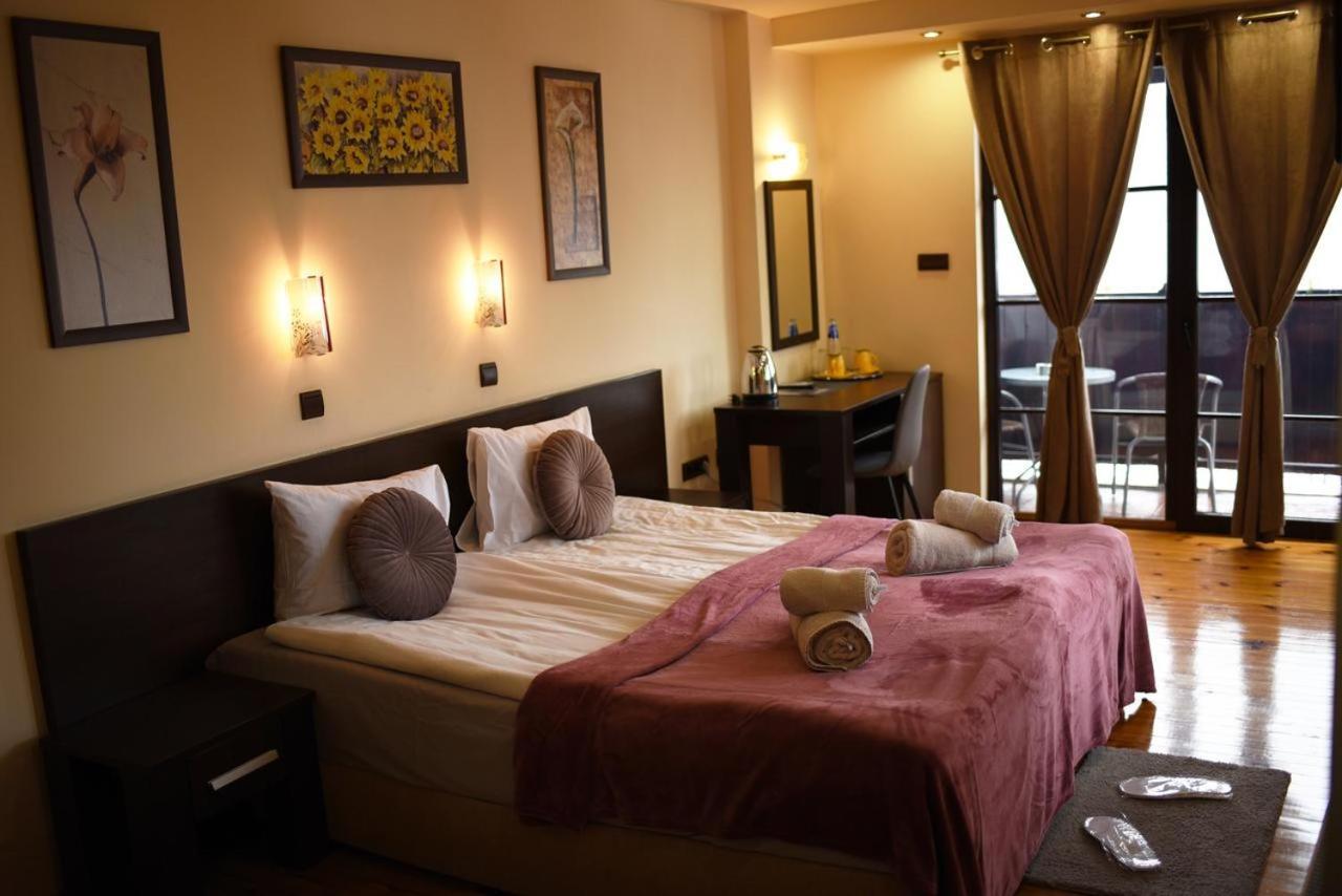 The Hill Hotel เวลีคอเทอร์โนโว ภายนอก รูปภาพ